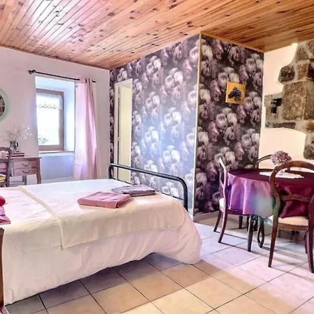 D'hotes L'adrienne Bed & Breakfast Chazeaux (Ardeche)