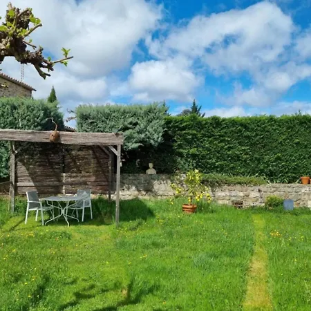 Bed & Breakfast D'hotes L'adrienne 3*